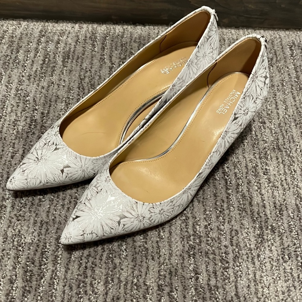 Michael Kors daisy heels